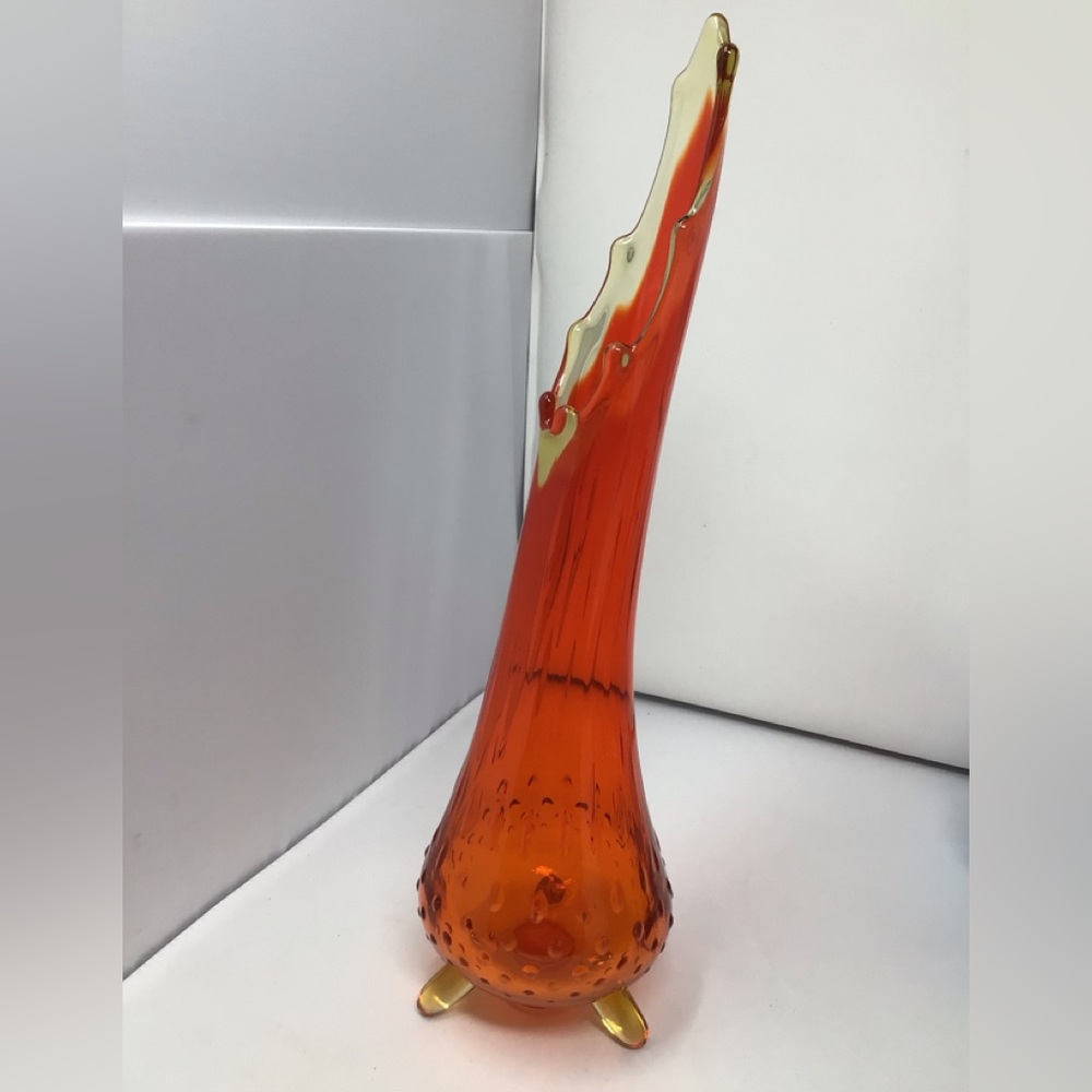 Vintage L.E. Smith orange Swung three footed  vase - Picture 2 of 6
